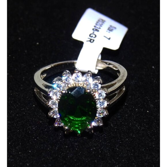 Oval Green Gemstone & Crystal Halo Silver Ring Size 7 With Presentation Box - Picture 3 of 4
